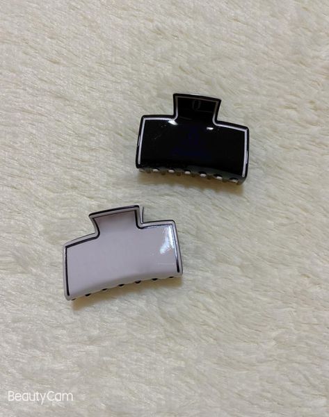 8x4cm fashion black and white acrylic cube claw clips c style hairpin side clip for ladies collection head accessories items vip g4656015, Golden;silver
8x4cm fashion black and white acrylic cube claw clips c style hairpin side clip for ladies collection head accessories items vip g4656015, Golden;silver