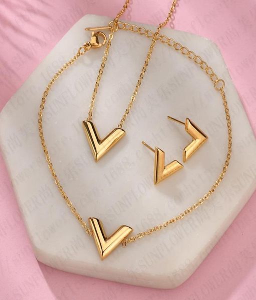 stainless steel v pendant necklaces 3 colors gold plated studs classic style love bracelets women designer sets jewelr5009748, Silver 
stainless steel v pendant necklaces 3 colors gold plated studs classic style love bracelets women designer sets jewelr5009748, Silver