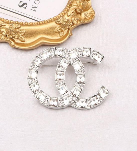 famous design brooches gold g brand luxurys desinger brooch women rhinestone pearl letter brooches suit pin fashion jewelry clothi9984783, Gray
famous design brooches gold g brand luxurys desinger brooch women rhinestone pearl letter brooches suit pin fashion jewelry clothi9984783, Gray