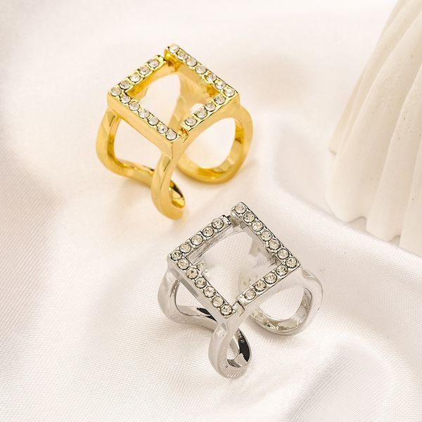 2023 designer luxury jewelry gold set zircon ring trend letter ring, Golden;silver
2023 designer luxury jewelry gold set zircon ring trend letter ring, Golden;silver