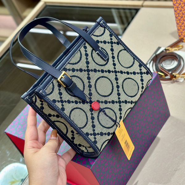 designer tote bag luxury womens handbags leather shopping totes classic letters handbag stylish crossbody bags high quality
designer tote bag luxury womens handbags leather shopping totes classic letters handbag stylish crossbody bags high quality