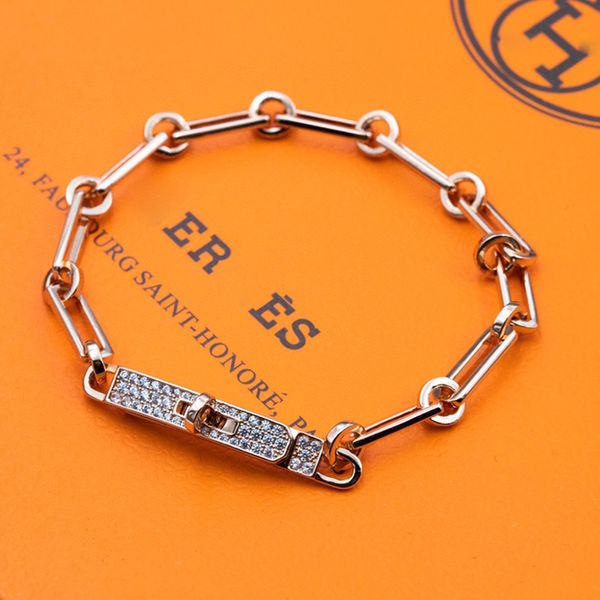designer bracelet charm bracelet diamond chain gold hollow fashion metal latch classic jewelry women bracelets gift men high quality, Golden;silver
designer bracelet charm bracelet diamond chain gold hollow fashion metal latch classic jewelry women bracelets gift men high quality, Golden;silver