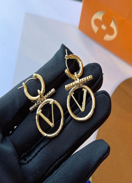 earings luxury women earrings charm letter earring 18k gold plated round designer jewelry popular fashion brand wedding party acce3889033, Golden
earings luxury women earrings charm letter earring 18k gold plated round designer jewelry popular fashion brand wedding party acce3889033, Golden
