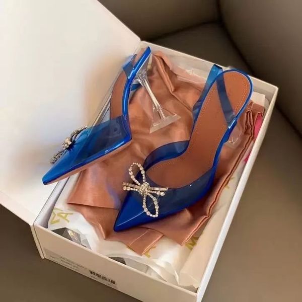 2023 designer sandals leather sole heels black pink diamond chain decoration banquetwedding dress shoes silk slippers size 35-42 with box
2023 designer sandals leather sole heels black pink diamond chain decoration banquetwedding dress shoes silk slippers size 35-42 with box