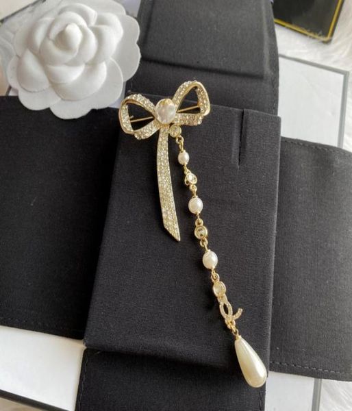 with box designer ch letter brooches pins for women and men bowknot quality fashion brooch pin jewelry accessories gift drop ship4901380, Gray
with box designer ch letter brooches pins for women and men bowknot quality fashion brooch pin jewelry accessories gift drop ship4901380, Gray