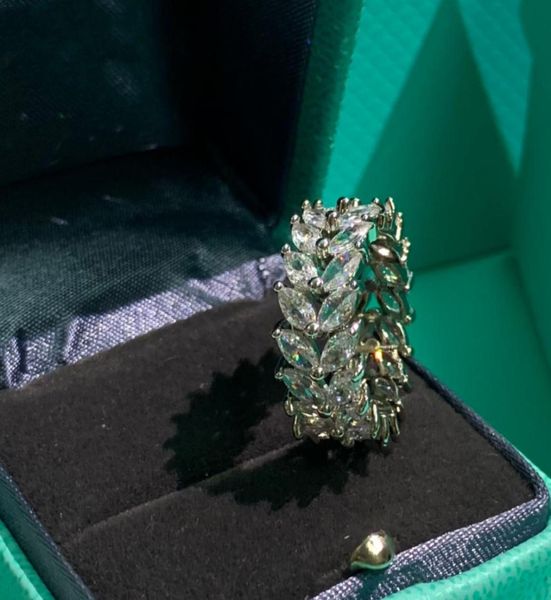 23ss luxury designer band rings women men couples zircon letter titanium steel ring 18k gold plated metal wedding jewelry lady acc2161293, Silver
23ss luxury designer band rings women men couples zircon letter titanium steel ring 18k gold plated metal wedding jewelry lady acc2161293, Silver