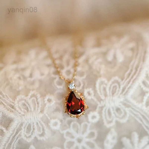 pendant necklaces brand new silver original jewelry water drop ruby necklace pendant charming charm temperament ladies wedding party accesso
pendant necklaces brand new silver original jewelry water drop ruby necklace pendant charming charm temperament ladies wedding party accesso