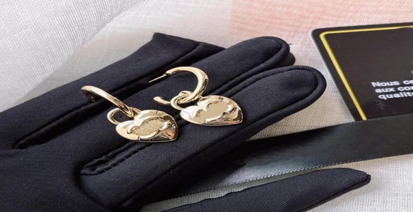 18k gold stamp earrings stud luxury earrings fashion womens circle love earring designer jewelry exquisite senior accessories gift8699361, Golden
18k gold stamp earrings stud luxury earrings fashion womens circle love earring designer jewelry exquisite senior accessories gift8699361, Golden