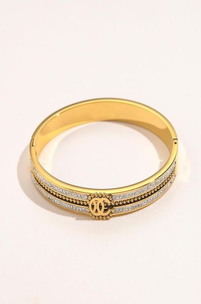 classic fashion style bracelets women bangle luxury designer jewelry crystal 18k gold plated stainless steel lovers gift bangles m4902292, Black
classic fashion style bracelets women bangle luxury designer jewelry crystal 18k gold plated stainless steel lovers gift bangles m4902292, Black