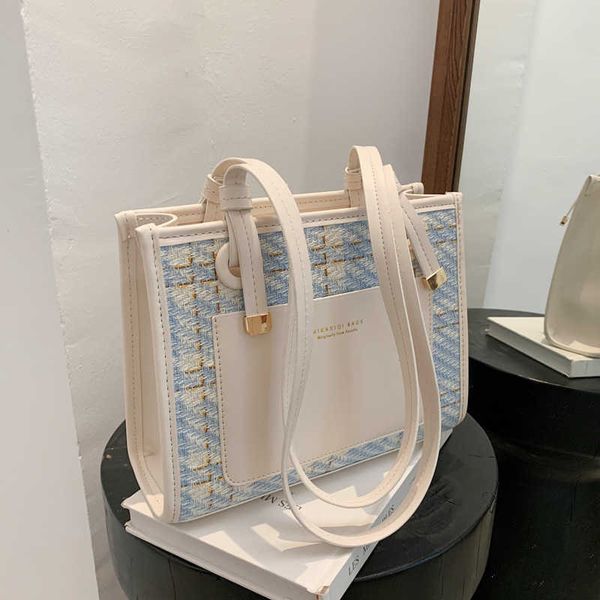 niche design bag new fashion high-capacity women's bag summer versatile single shoulder bag portable tote bag
niche design bag new fashion high-capacity women's bag summer versatile single shoulder bag portable tote bag