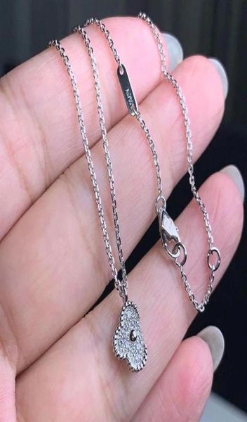 s925 silver charm pendant bracelet with six flowers design and sparkly diamond in platinum color for women wedding jewelry gift ha3976129
s925 silver charm pendant bracelet with six flowers design and sparkly diamond in platinum color for women wedding jewelry gift ha3976129