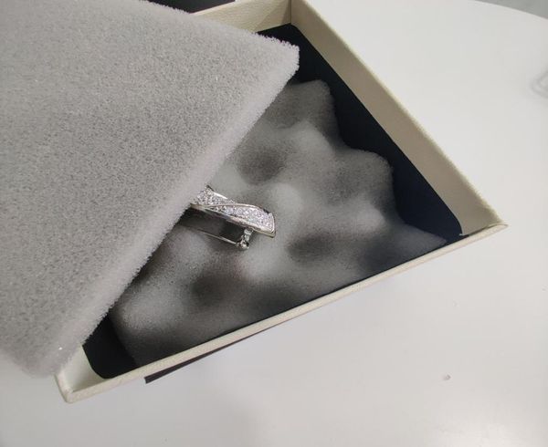 selling product brooch with diamond brooch brooch for woman wild fashion accessories supply1468868, Gray
selling product brooch with diamond brooch brooch for woman wild fashion accessories supply1468868, Gray