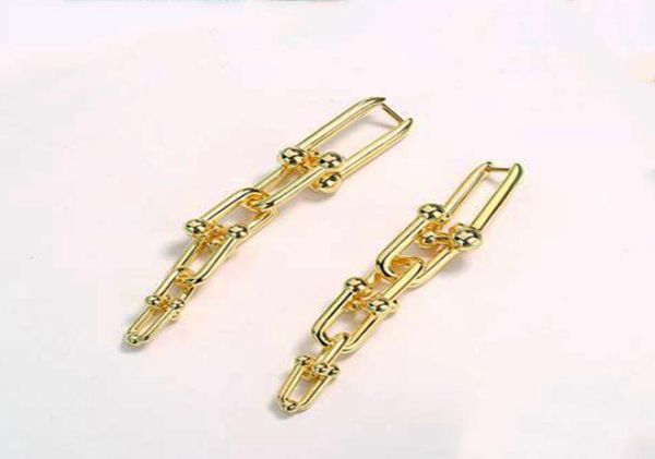 luxury designer chain earrings studs classic fashion stud 925 silver needle party gift6197170, Golden;silver
luxury designer chain earrings studs classic fashion stud 925 silver needle party gift6197170, Golden;silver