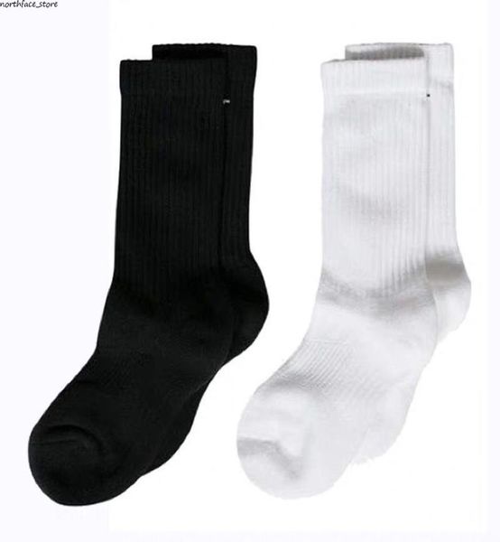 designer mens womens socks five pair luxe sports winter mesh letter printed sock embroidery cotton man woman7711478, Black
designer mens womens socks five pair luxe sports winter mesh letter printed sock embroidery cotton man woman7711478, Black