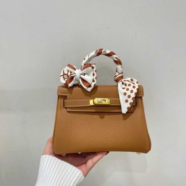 luxury designer tote bags h home kelys online store cowhide bag 2023 new mini premium litchi pattern handheld womens bag fashion versatile o
luxury designer tote bags h home kelys online store cowhide bag 2023 new mini premium litchi pattern handheld womens bag fashion versatile o