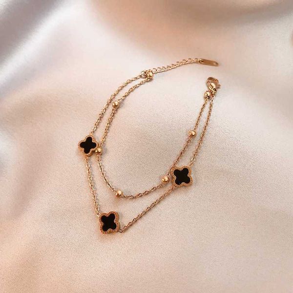 hip hop style bracelet women's clover double chain titanium steel hand decoration 18k rose gold, Golden;silver 
hip hop style bracelet women's clover double chain titanium steel hand decoration 18k rose gold, Golden;silver