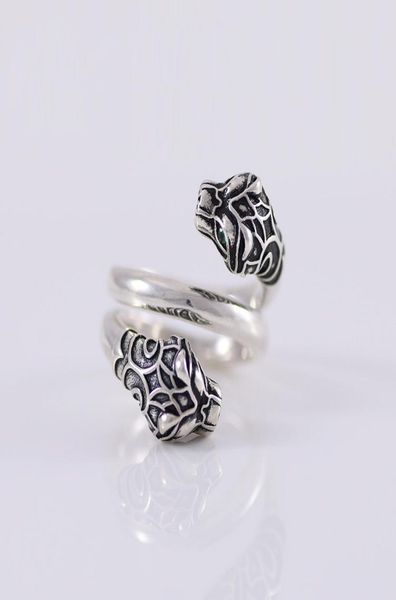 s925 silver double head ring vintage sterling silver twisted arm double head ring british style hip hop male and female ring6250200
s925 silver double head ring vintage sterling silver twisted arm double head ring british style hip hop male and female ring6250200