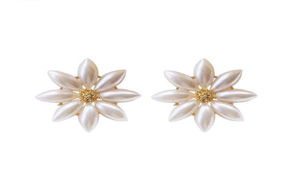 s925 silver needle pearl earrings retro niche temperament pearl super fairy highquality large flower earrings4063479, Golden;silver
s925 silver needle pearl earrings retro niche temperament pearl super fairy highquality large flower earrings4063479, Golden;silver