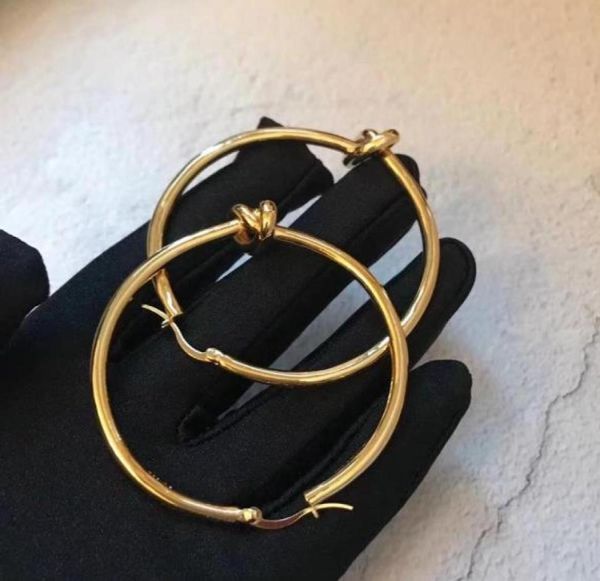 european designer jewelry earrings knot large gold finish yellow copper circle earrings luxury woman wedding engagement earrings2467245, Golden;silver
european designer jewelry earrings knot large gold finish yellow copper circle earrings luxury woman wedding engagement earrings2467245, Golden;silver