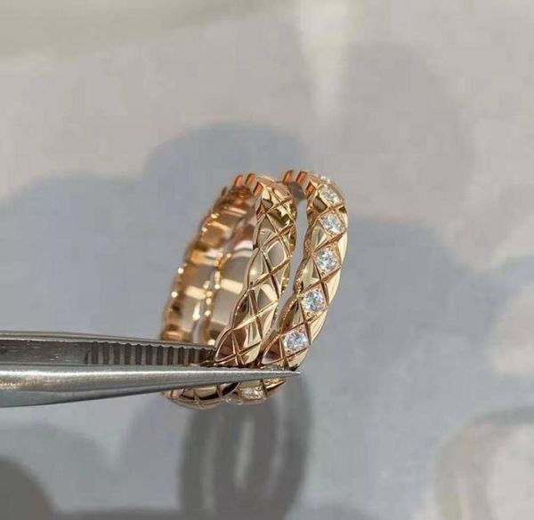 fashion charm diamond ring luxury plaid love rings jewelry with exquisite gift box packaging1914414, Silver
fashion charm diamond ring luxury plaid love rings jewelry with exquisite gift box packaging1914414, Silver