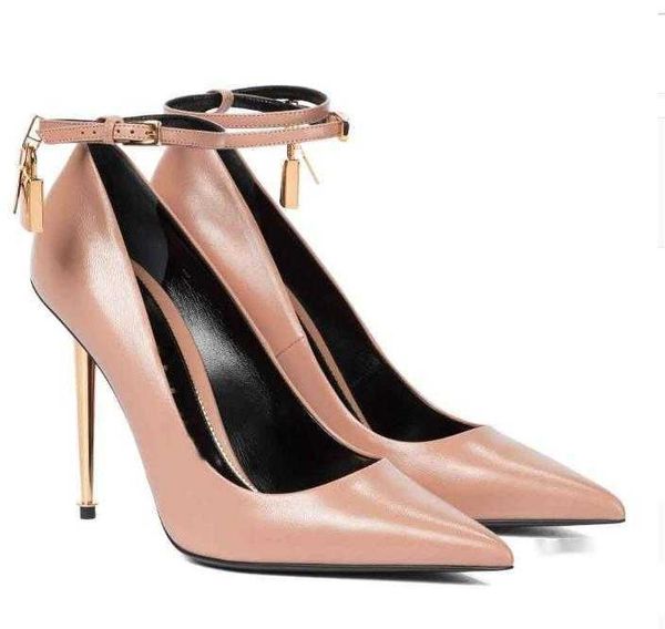 padlock sandals black nude calf leather high heels gold pointed high heels lock key women's eu35-43
padlock sandals black nude calf leather high heels gold pointed high heels lock key women's eu35-43
