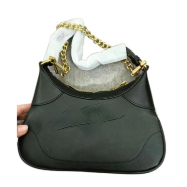 new wallet fashion trend one-shoulder diagonal cross-arm small square bag summer mini lock leather handbag
new wallet fashion trend one-shoulder diagonal cross-arm small square bag summer mini lock leather handbag