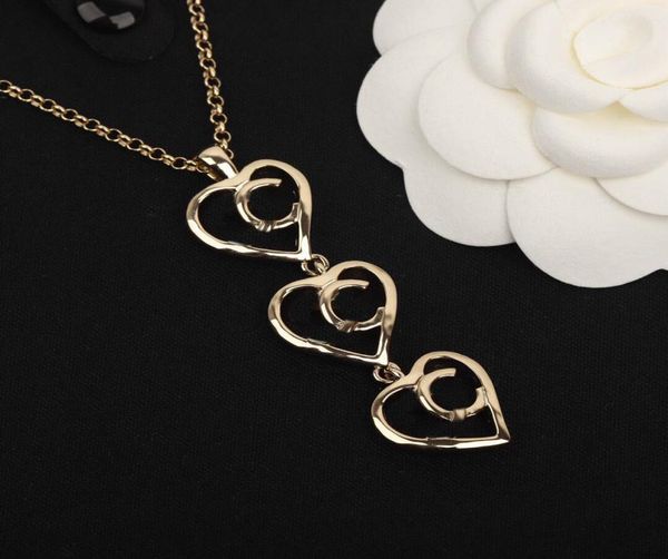 2022 charm pendant necklace with three pcs heart shape and stud earring for women wedding jewelry gift have box stamp 9569131, Golden
2022 charm pendant necklace with three pcs heart shape and stud earring for women wedding jewelry gift have box stamp 9569131, Golden