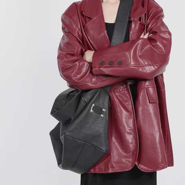 designer bag large capacity soft leather short distance travel single shoulder crossbody large bag for women's leisure sports and fitne
designer bag large capacity soft leather short distance travel single shoulder crossbody large bag for women's leisure sports and fitne