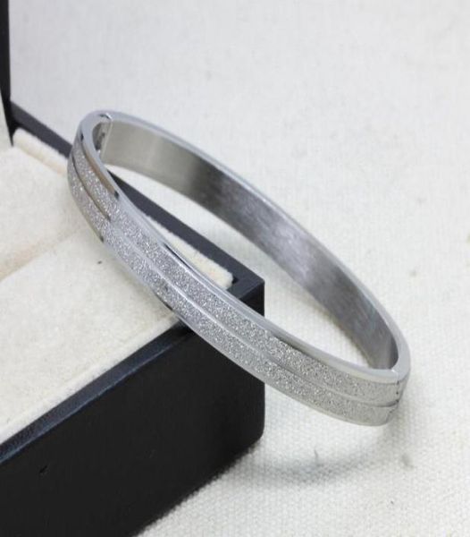 wlb0621 2 colors fashion jewelry stainless steel women bangles with unique design bracelet for lady5216453, Black
wlb0621 2 colors fashion jewelry stainless steel women bangles with unique design bracelet for lady5216453, Black