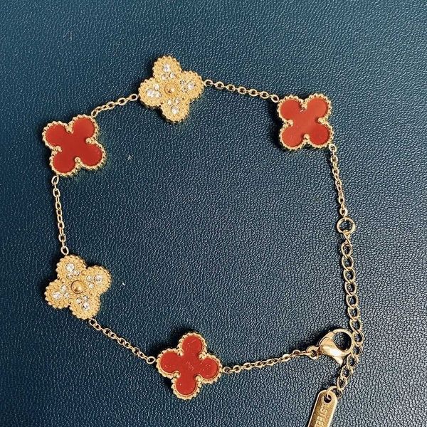 van clover bracelet four leaf grass and diamond bracelet is not allergic does not fade fashionable minimalist and elegant valentines day gif, Golden;silver
van clover bracelet four leaf grass and diamond bracelet is not allergic does not fade fashionable minimalist and elegant valentines day gif, Golden;silver