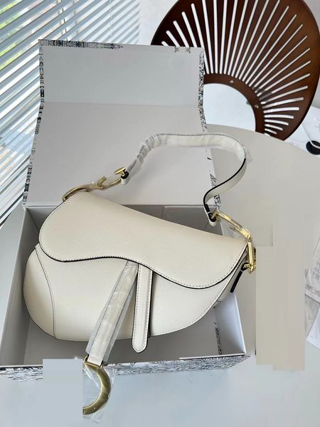 designer saddle handbag women shoulder bags crossbody 5a quality fashion classic leather lady party evening purse
designer saddle handbag women shoulder bags crossbody 5a quality fashion classic leather lady party evening purse