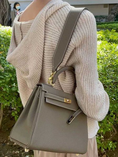 wholesale original kelys h home tote bags online shop high beauty light luxury summer new grade capacity bag wide shoulder strap single cros
wholesale original kelys h home tote bags online shop high beauty light luxury summer new grade capacity bag wide shoulder strap single cros
