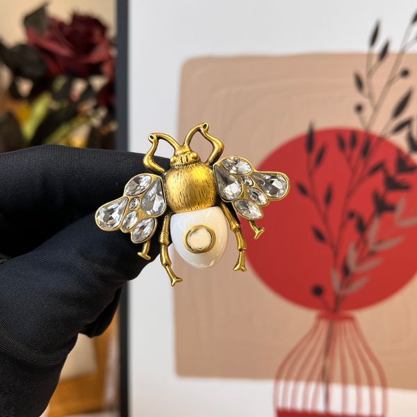 luxury brand designer double letter pins brooches women bee pearl crysatl pearl rhinestone cape buckle brooch suit pin wedding party jewerlr, Gray
luxury brand designer double letter pins brooches women bee pearl crysatl pearl rhinestone cape buckle brooch suit pin wedding party jewerlr, Gray