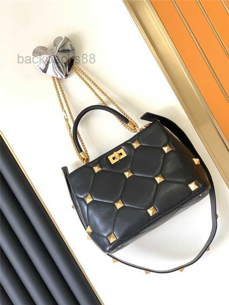 crossbody fashion designer bag leather women handbags beach bags rivet luxurys large capacity bucket handbag 6oo0
crossbody fashion designer bag leather women handbags beach bags rivet luxurys large capacity bucket handbag 6oo0
