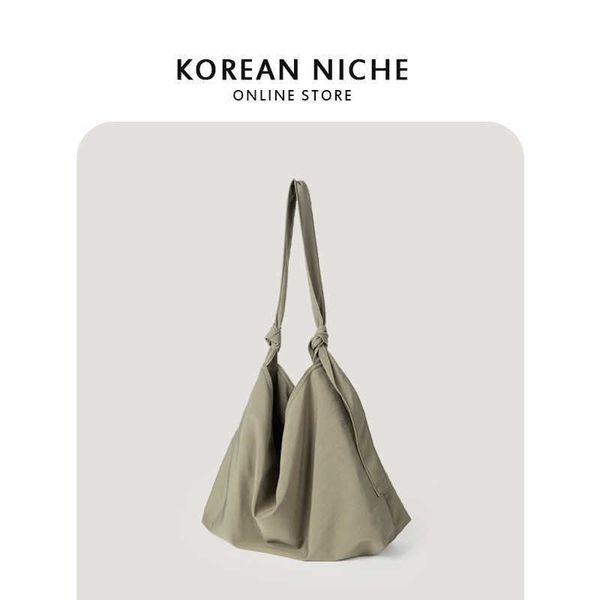 small crowd design autumn and winter new bag female casual ins nylon large capacity tote bag shoulder bag
small crowd design autumn and winter new bag female casual ins nylon large capacity tote bag shoulder bag