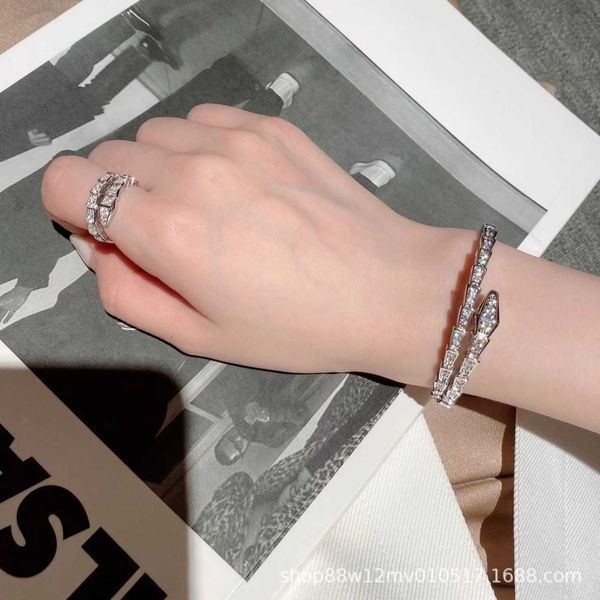 thick treasure 18k rose gold full spirit snake head and tail band diamond bracelet fashion light luxury net red, Golden;silver
thick treasure 18k rose gold full spirit snake head and tail band diamond bracelet fashion light luxury net red, Golden;silver