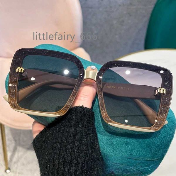 2023 new spring m home mui street sminimalist classic sunglasses windshields 7703, White;black
2023 new spring m home mui street sminimalist classic sunglasses windshields 7703, White;black