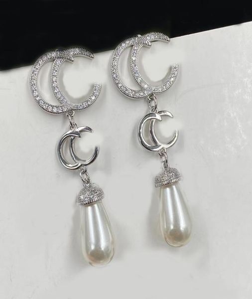 2022 new charm earrings fashion luxury brand designer pearl dangle earrings wedding party christmas gift quality jewelry with box 5743816, Golden
2022 new charm earrings fashion luxury brand designer pearl dangle earrings wedding party christmas gift quality jewelry with box 5743816, Golden