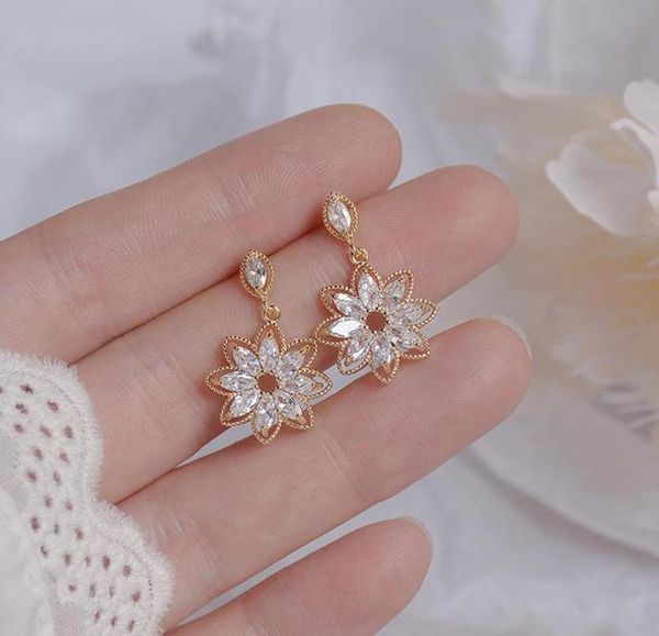 dangle chandelier korea sweet cute flower crystal temperament geometric shiny zircon earrings statement for women girl pendientes9542485, Silver
dangle chandelier korea sweet cute flower crystal temperament geometric shiny zircon earrings statement for women girl pendientes9542485, Silver