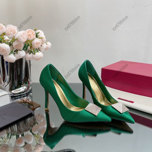 luxury ladies dress shoes with pointed toe shoes, diamond rhinestone heels, designer ladies fashion classic ladies wedding party resort, Black
luxury ladies dress shoes with pointed toe shoes, diamond rhinestone heels, designer ladies fashion classic ladies wedding party resort, Black