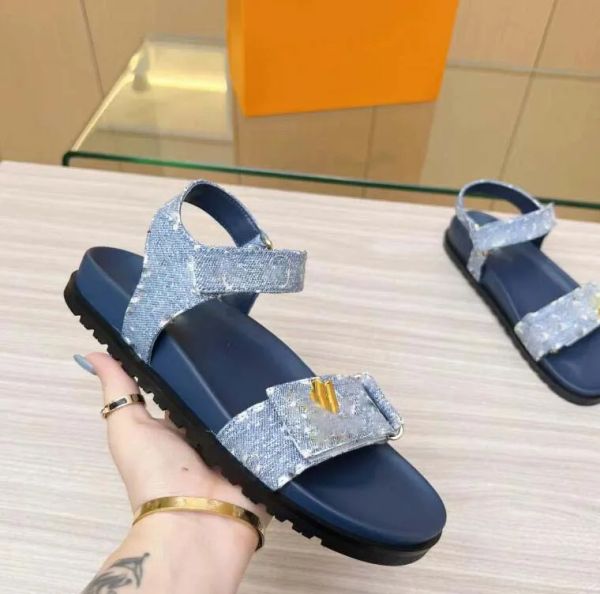 casual shoes men women platform slides luxury designer sandals multicolor black white blue brocade rubber slipper fashion beach
casual shoes men women platform slides luxury designer sandals multicolor black white blue brocade rubber slipper fashion beach
