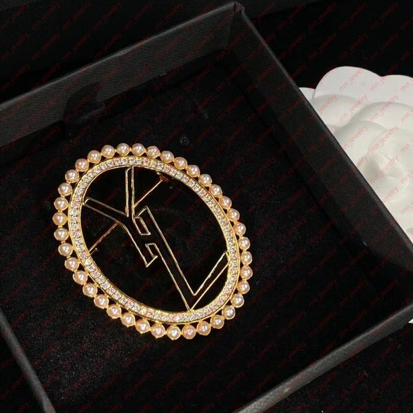 charm luxury ferris wheel hoop brooch. golden water drill pearl, black acrylic finisher letter. christmas party gift designer jewelry., Gray
charm luxury ferris wheel hoop brooch. golden water drill pearl, black acrylic finisher letter. christmas party gift designer jewelry., Gray