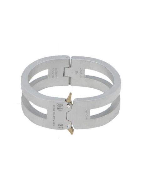 2021 new alyx bracelet ttitanium alloy 11 version track alyx hip hop cuff bracelets 1017 alyx 9sm 190007 q079780501, Black
2021 new alyx bracelet ttitanium alloy 11 version track alyx hip hop cuff bracelets 1017 alyx 9sm 190007 q079780501, Black
