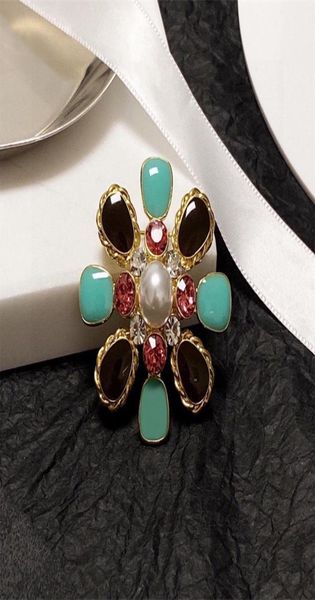 brooches fashion designers casual luxurys brand brooch classic letters golden pearl diamond flowers butterfly pins je4316821, Gray
brooches fashion designers casual luxurys brand brooch classic letters golden pearl diamond flowers butterfly pins je4316821, Gray