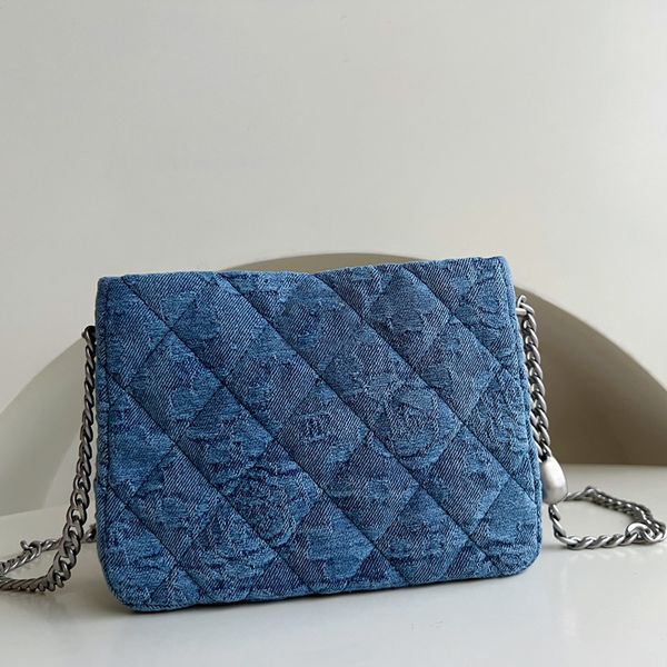 designer hobo bags luxury tote bags 1:1 quality genuine leather chain bags 18cm with box mc086
designer hobo bags luxury tote bags 1:1 quality genuine leather chain bags 18cm with box mc086