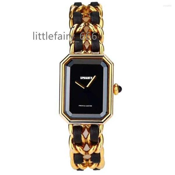 wristwatches 2022 women watch luxury style small dial square fashion retro braided chain leather steel strap pointer quartz, Slivery;golden
wristwatches 2022 women watch luxury style small dial square fashion retro braided chain leather steel strap pointer quartz, Slivery;golden