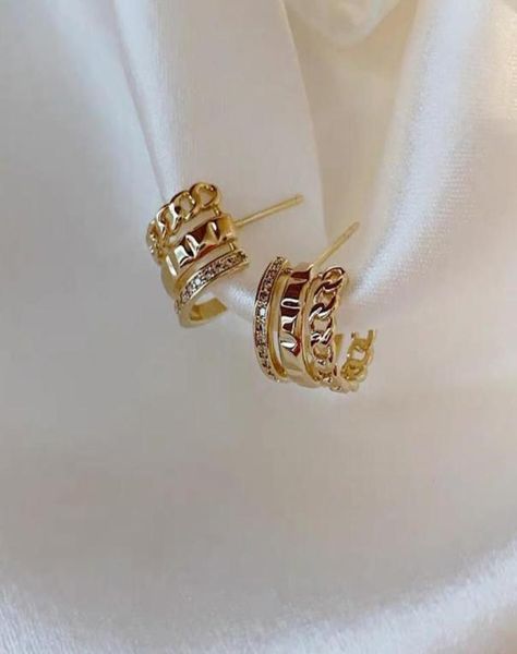 french minimalist blingbling rhinestone filled chain three rows wide cuff shape stud earrings for women small huggies earrring8089079, Golden;silver
french minimalist blingbling rhinestone filled chain three rows wide cuff shape stud earrings for women small huggies earrring8089079, Golden;silver