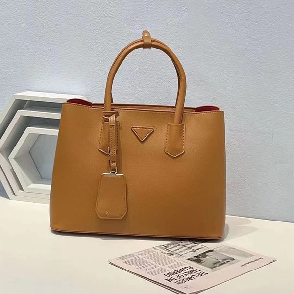 tote bag designer bag luxury handbag women crossbody bag red liner handbag leather thread large capacity banquet wallet fashion leisure cele
tote bag designer bag luxury handbag women crossbody bag red liner handbag leather thread large capacity banquet wallet fashion leisure cele