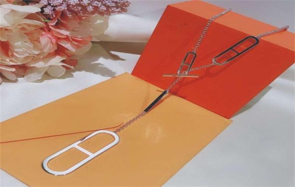 brand for women letter round h lock jewelry s925 silver necklace set france quality superior quality luxurious sweater chain 210923051848
brand for women letter round h lock jewelry s925 silver necklace set france quality superior quality luxurious sweater chain 210923051848