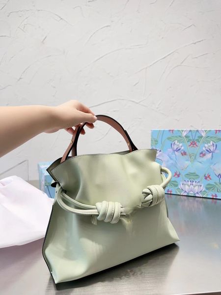 bucket bag womens one shoulder crossbody bag large capacity vegetable basket soft leather casual mens handbag purses designer woman handbag
bucket bag womens one shoulder crossbody bag large capacity vegetable basket soft leather casual mens handbag purses designer woman handbag